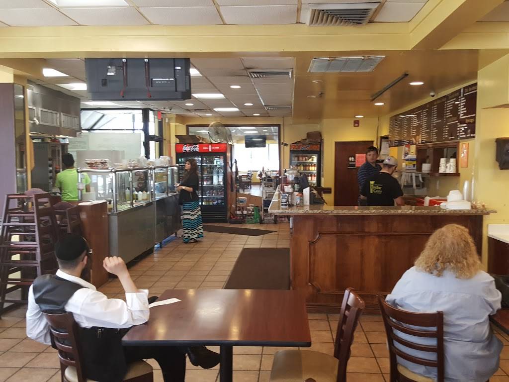 Kosher Castle | restaurant | 43 NY-59, Monsey, NY 10952, USA | 8454253500 OR +1 845-425-3500