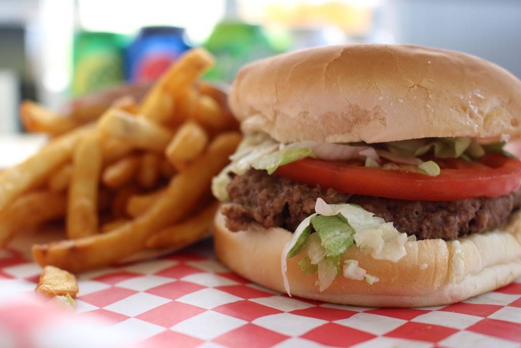 Papa Bills B.B.Q. | meal takeaway | 10114 NC-711, Pembroke, NC 28372, USA | 9105213666 OR +1 910-521-3666