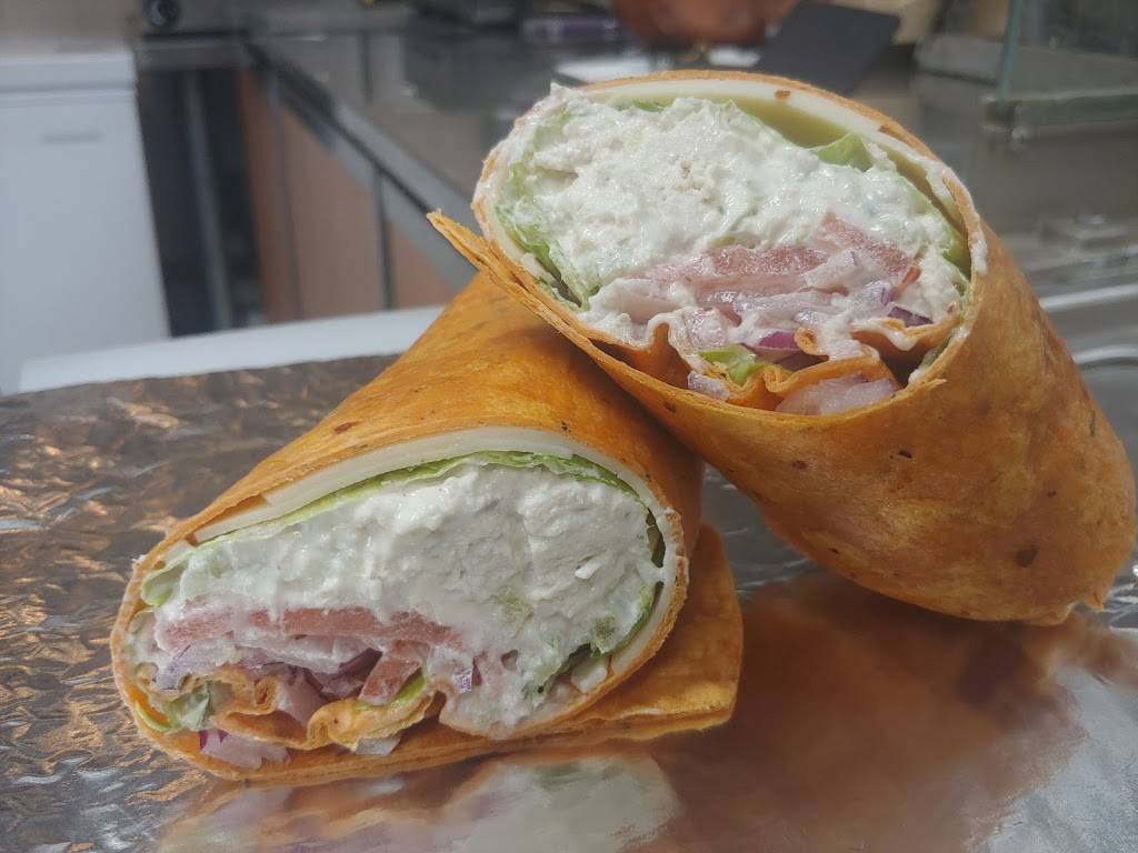 Hungry Dog Grill | restaurant | 88 Hartford Rd Swt E, Moorestown, NJ 08057, USA | 8562722043 OR +1 856-272-2043