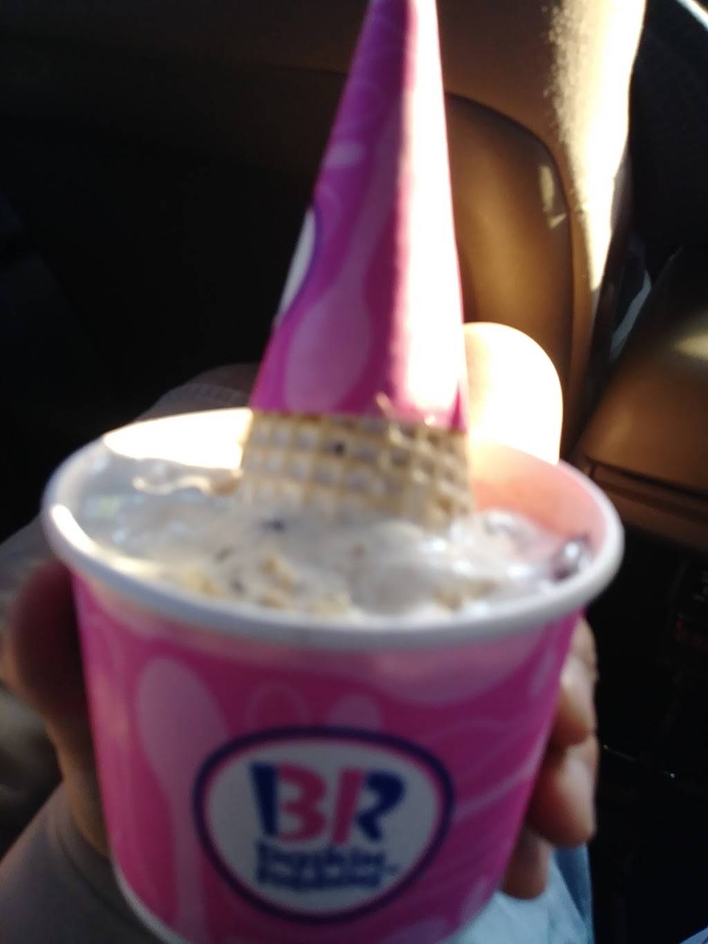 Dunkin | cafe | 95, Clock Tower Plaza, Elgin, IL 60120, USA | 8472899500 OR +1 847-289-9500