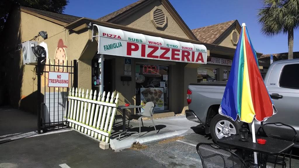 Pizza Famiglia | meal delivery | 1402 E Fletcher Ave, Tampa, FL 33612, USA | 8139750024 OR +1 813-975-0024