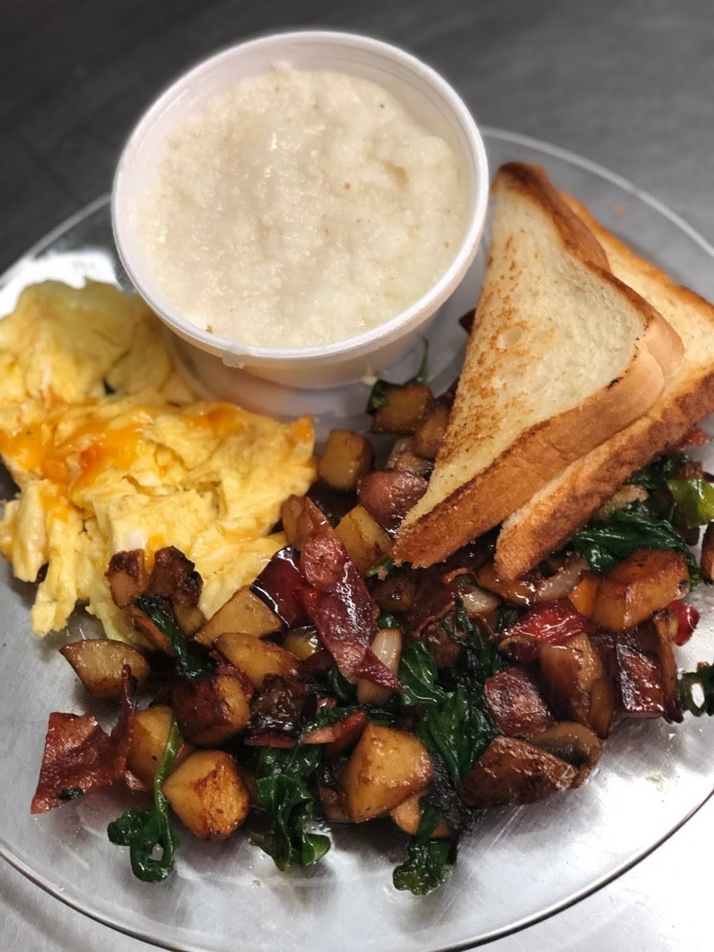 Cuttas Kitchen | restaurant | 515 W 35th St, Norfolk, VA 23508, USA | 7573109830 OR +1 757-310-9830