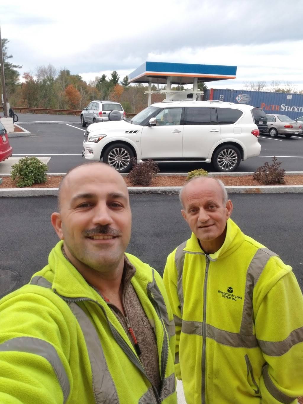 Dunkin | bakery | 170 Thompson Rd, Webster, MA 01570, USA | 5089433202 OR +1 508-943-3202