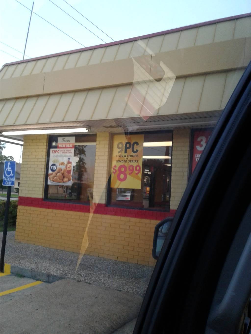 Churchs Chicken | restaurant | 2401 Main St, Dickinson, TX 77539, USA | 2813372755 OR +1 281-337-2755