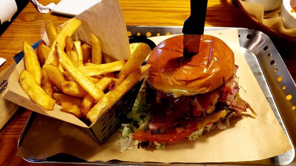 Chilis Grill & Bar | meal takeaway | 1323 S Reed Rd, Kokomo, IN 46902, USA | 7654571485 OR +1 765-457-1485