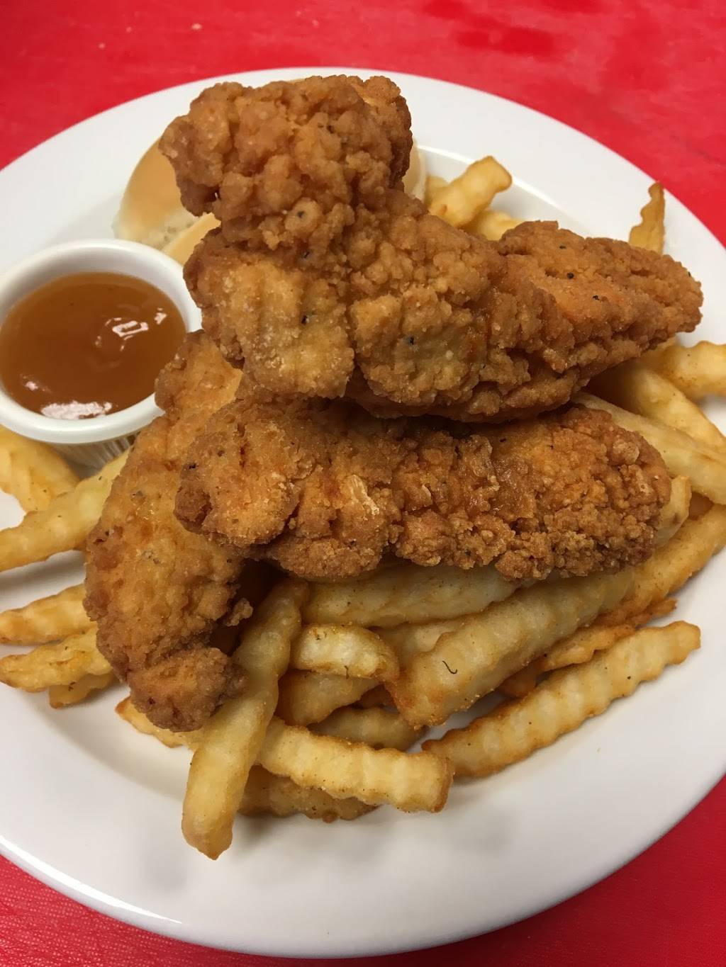 Tommys Bar-B-Q | restaurant | 999 Erie St E, Windsor, ON N9A 3Y9, Canada | 5192541111 OR +1 519-254-1111