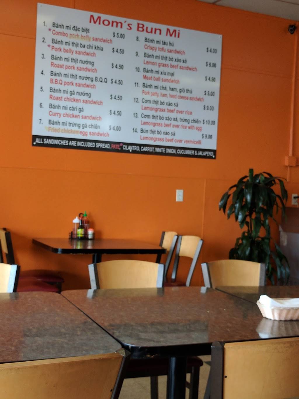 Moms Bun Mi | restaurant | 1400 14th Ave, Oakland, CA 94606, USA | 5106961028 OR +1 510-696-1028