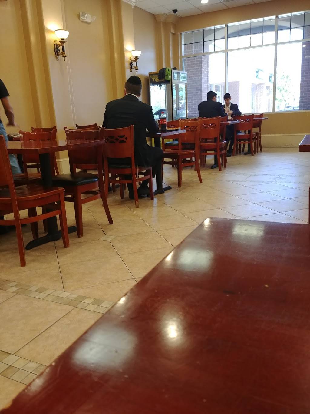 Pizza Place | restaurant | 100 Hillside Blvd, Lakewood, NJ 08701, USA | 7327301144 OR +1 732-730-1144