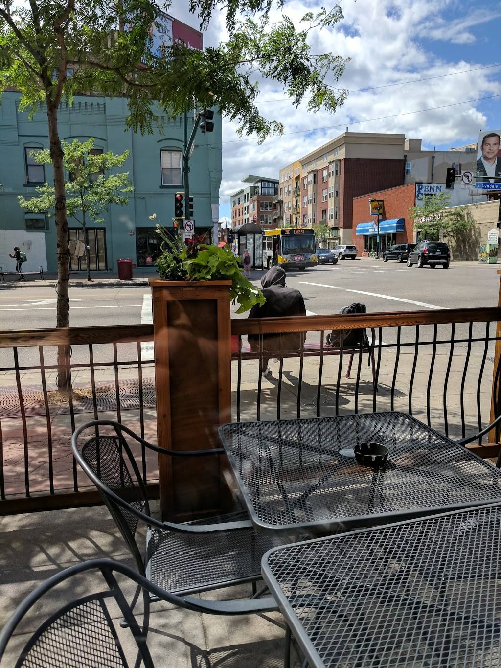 Iron Door Pub | restaurant | 3001 Lyndale Ave S, Minneapolis, MN 55408, USA | 6122009967 OR +1 612-200-9967