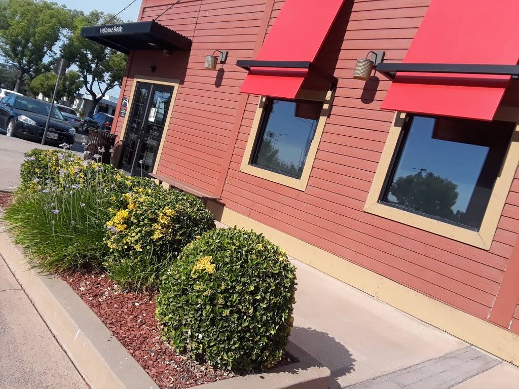 Applebees Grill + Bar | restaurant | 98 Shaw Ave, Clovis, CA 93612, USA | 5593229890 OR +1 559-322-9890