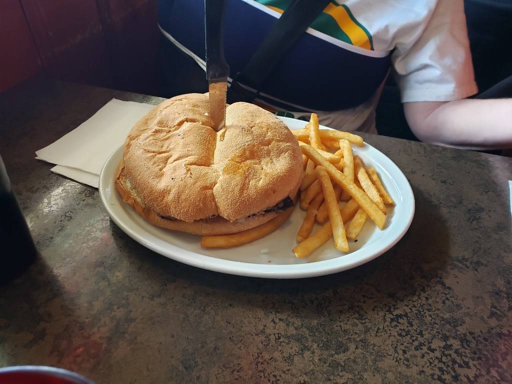 Frankies Pub & Grill | restaurant | 2218 Indiana Ave, Sheboygan, WI 53081, USA | 9204597000 OR +1 920-459-7000