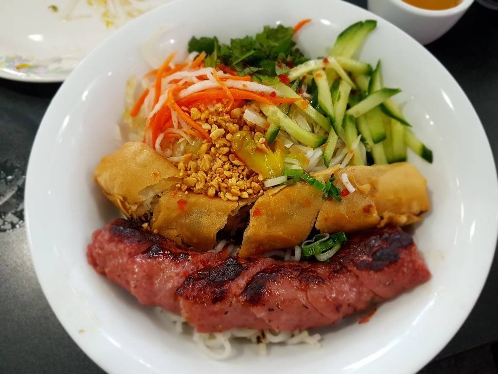 Pho Dau Bo Restaurant | restaurant | 1125 Dundas St E, Mississauga, ON L4Y 2C3, Canada | 9052819878 OR +1 905-281-9878