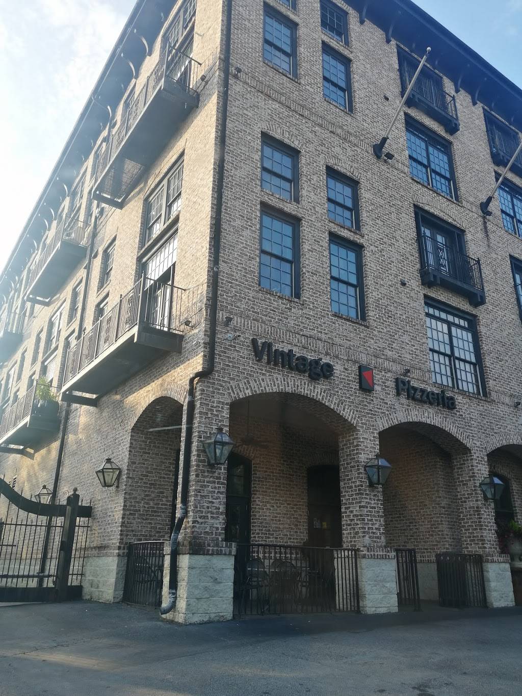 Vintage Pizzeria | restaurant | 5434 Peachtree Rd #101, Atlanta, GA 30341, USA | 6786460400 OR +1 678-646-0400