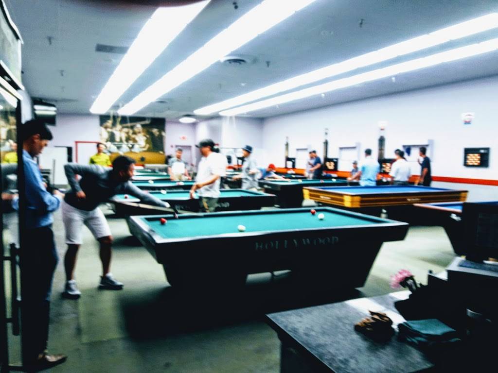 Carom Cafe Billards Inc. | restaurant | 9090 W Golf Rd, Niles, IL 60714, USA | 8478136912 OR +1 847-813-6912