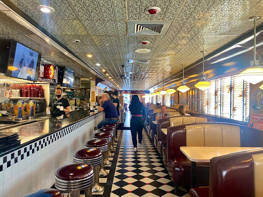Moonlite Diner | restaurant | 3500 Oakwood Blvd, Hollywood, FL 33020, USA | 9549242012 OR +1 954-924-2012