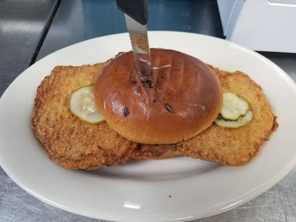 Donnellys Irish Pub | restaurant | 4501 N Rockwood Dr, Peoria, IL 61615, USA | 3096810800 OR +1 309-681-0800