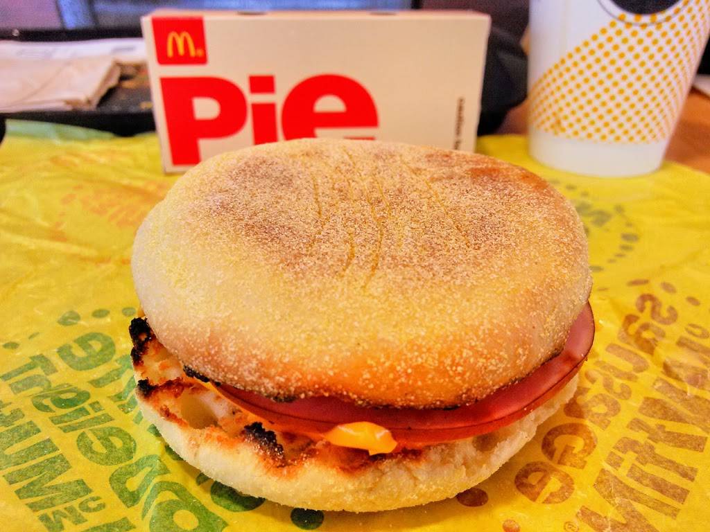 McDonalds | cafe | 15715 SW 88th St, Miami, FL 33193, USA | 3053874249 OR +1 305-387-4249