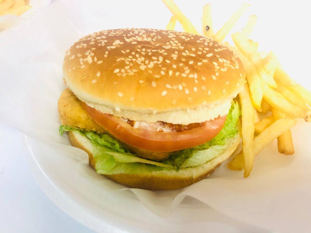 Halal New Crown Fried Chicken | restaurant | 6826 Market St, Upper Darby, PA 19082, USA | 6103525800 OR +1 610-352-5800