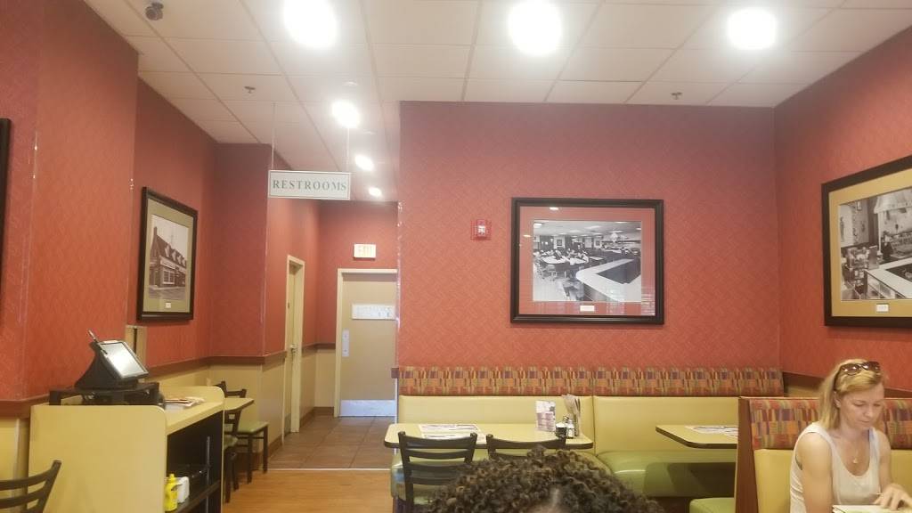 Newport Creamery | restaurant | 181 Bellevue Ave #4, Newport, RI 02840, USA | 4018466332 OR +1 401-846-6332