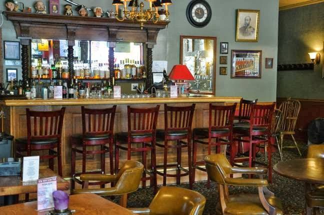 The Red Lion Lincoln Square | restaurant | 4749 N Rockwell St, Chicago, IL 60625, USA | 7736541341 OR +1 773-654-1341