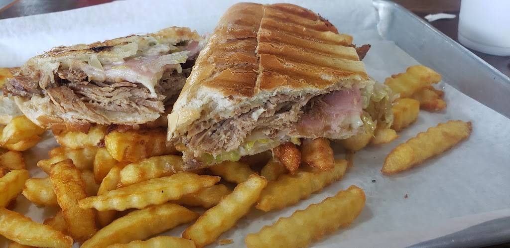 Este Es Mucho Perro | restaurant | 8006 W McNab Rd, North Lauderdale, FL 33068, USA | 9543665066 OR +1 954-366-5066