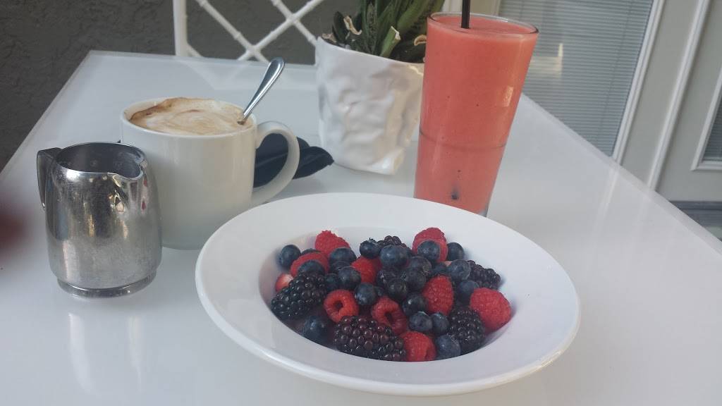 Chamberlains Bistro West Hollywood | restaurant | 1000 Westmount Dr, West Hollywood, CA 90069, USA | 3106577400 OR +1 310-657-7400