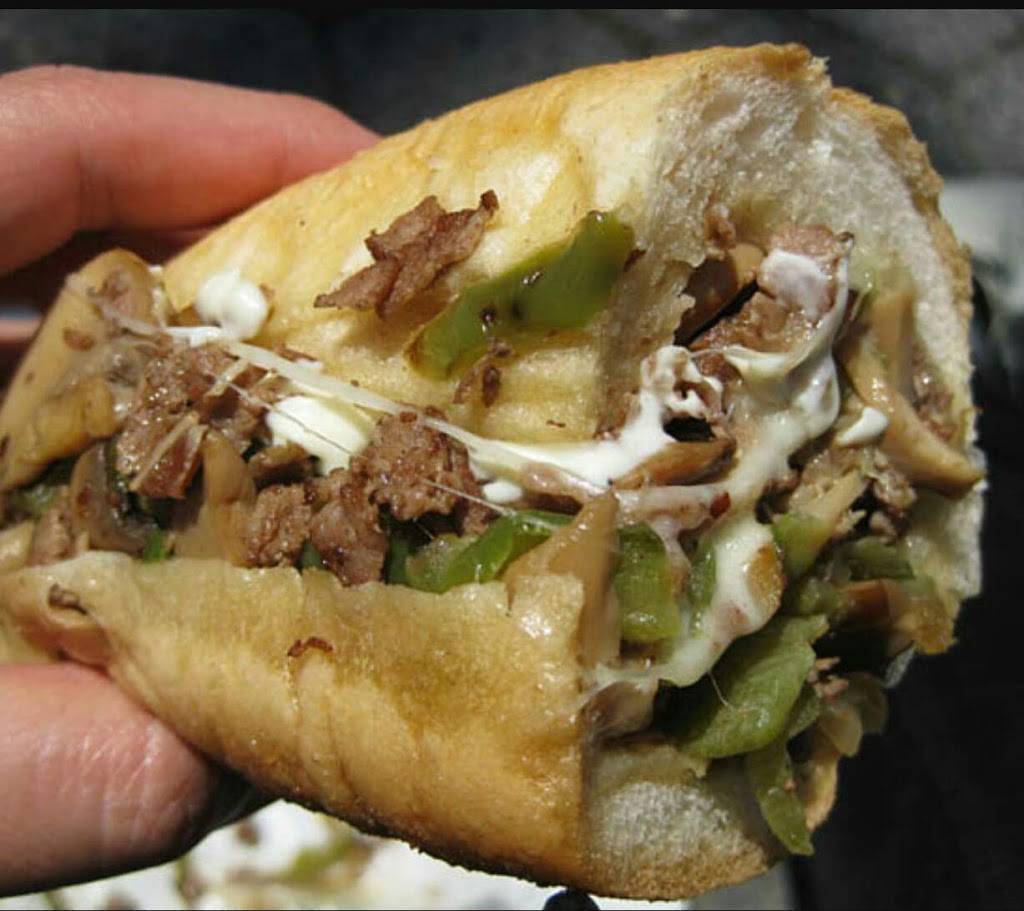 Chriss Pizzeria | restaurant | 786 Pawling Ave, Troy, NY 12180, USA | 5182836411 OR +1 518-283-6411