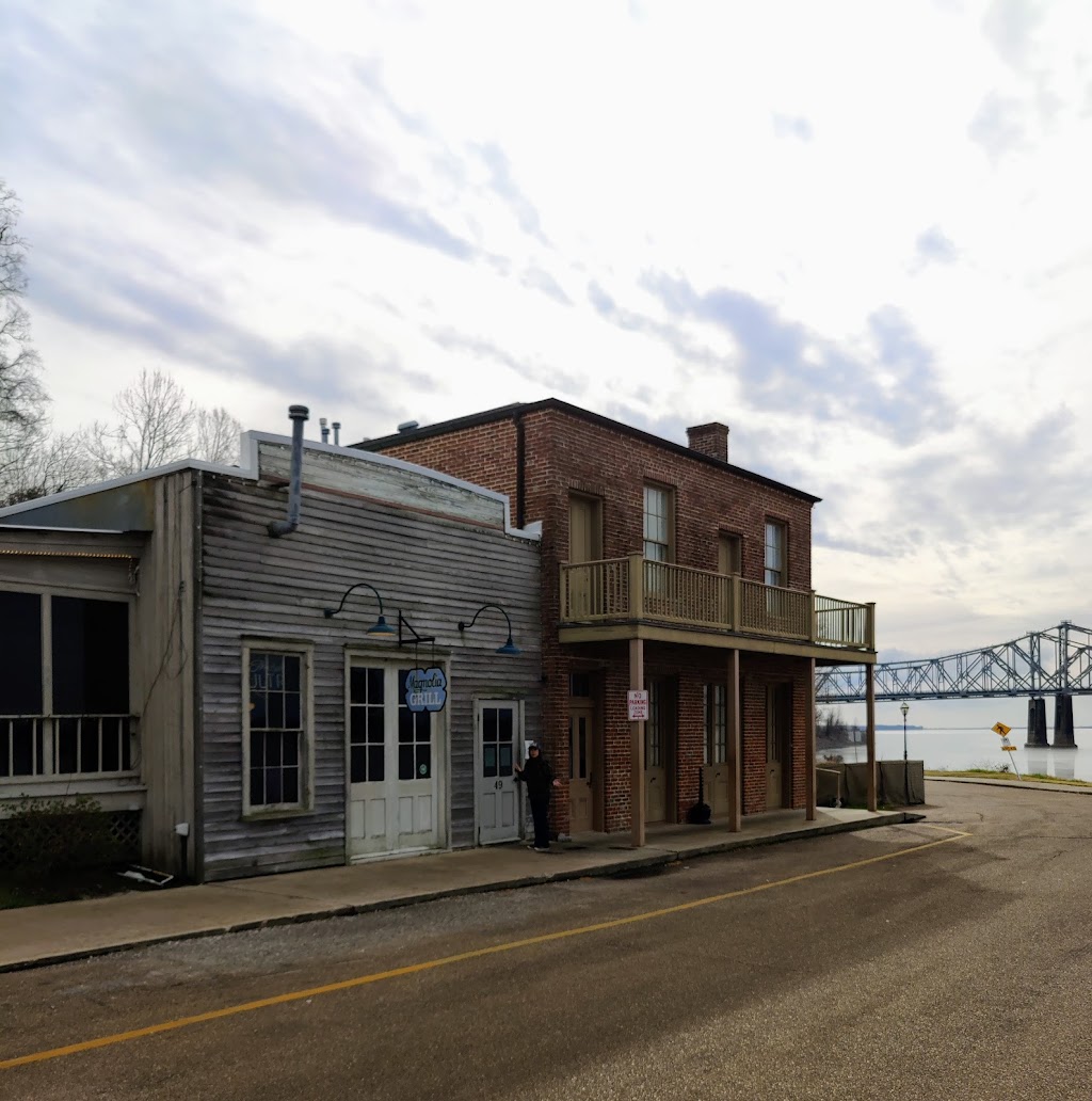 Magnolia Grill | restaurant | 49 Silver St, Natchez, MS 39120, USA | 6014467670 OR +1 601-446-7670