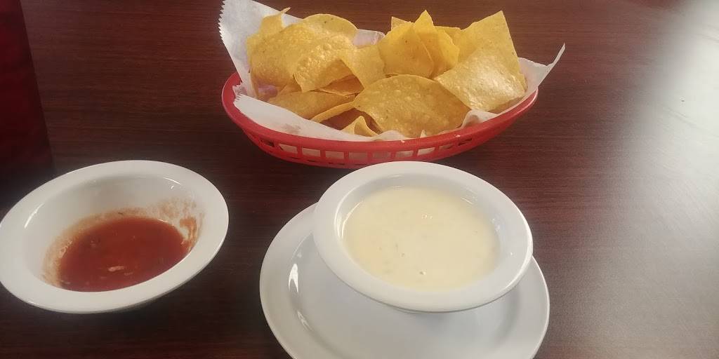 Charritos Plaza | restaurant | 202 E 10th St, Eudora, KS 66025, USA | 7856155095 OR +1 785-615-5095