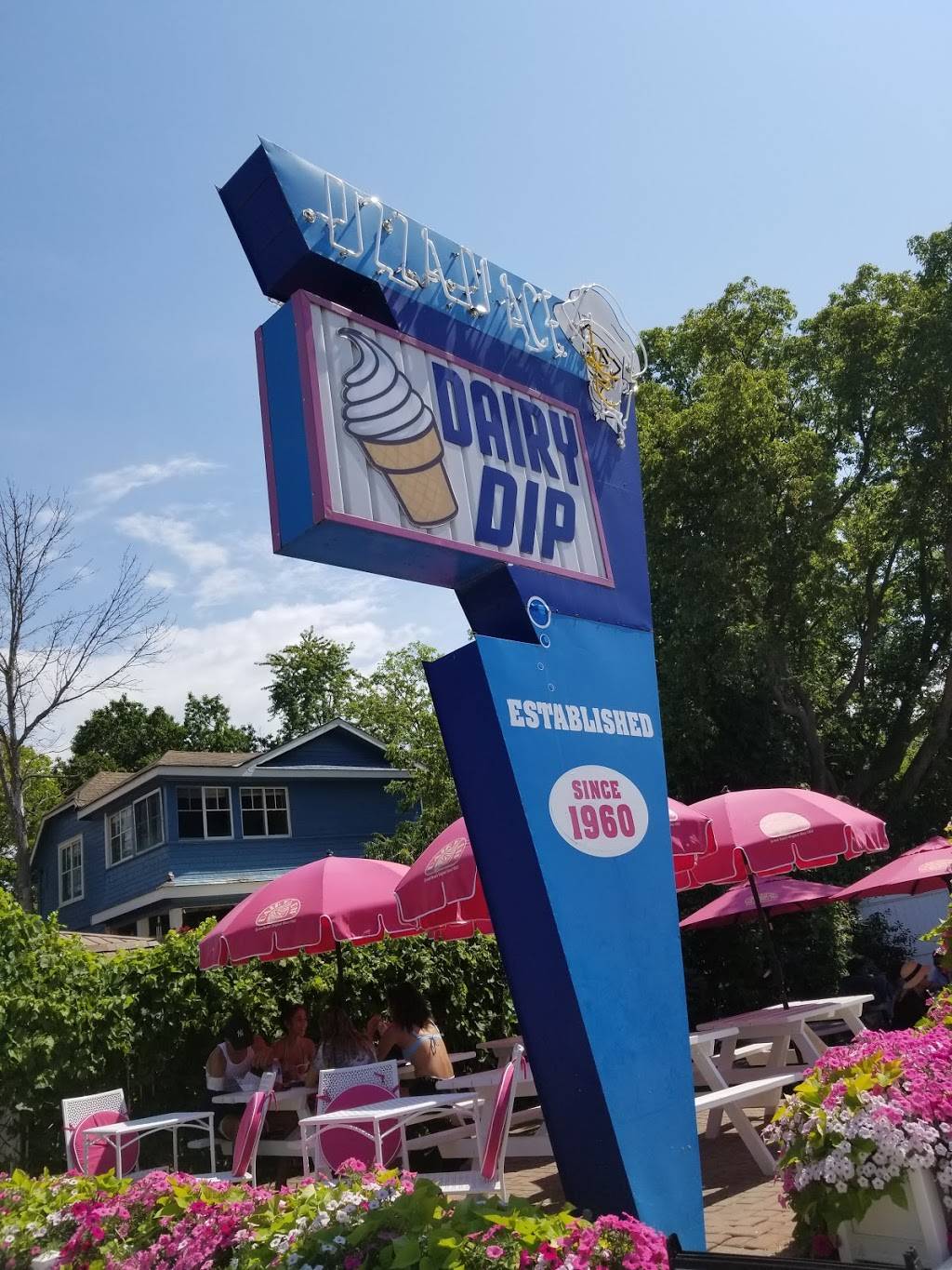 The Dairy Dip and Pizza Place | restaurant | 76 Main St W, Grand Bend, ON N0M 1T0, Canada | 5192387492 OR +1 519-238-7492