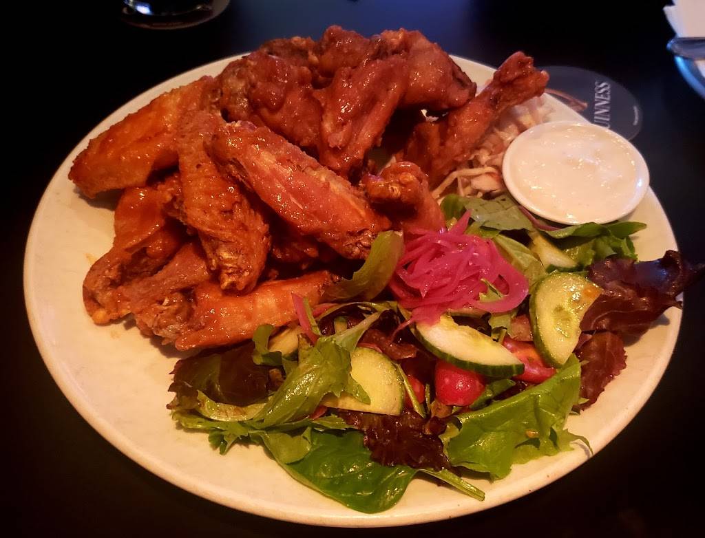 Shakeys | restaurant | 2255 Bloor St W, Toronto, ON M6S 1N8, Canada | 4167670608 OR +1 416-767-0608