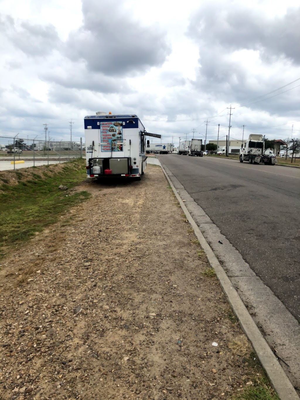 Speedy Tacos | restaurant | 1239-1269 Uniroyal Dr, Laredo, TX 78045, USA | 9563333590 OR +1 956-333-3590