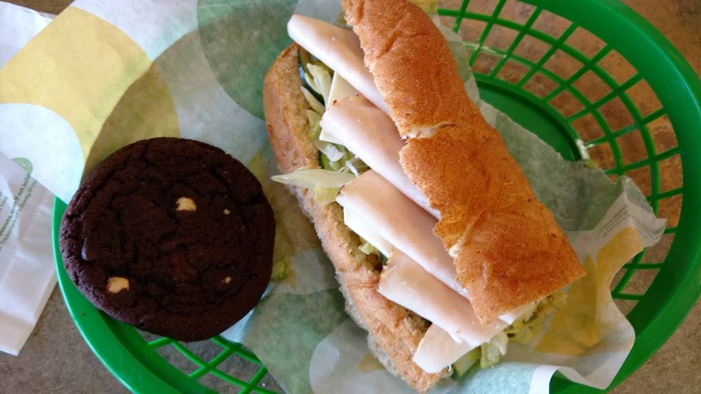 Subway Restaurants | restaurant | 817 E Bloomingdale Ave Unit 1017 Bloomingdale, Square, Brandon, FL 33511, USA | 8136856178 OR +1 813-685-6178