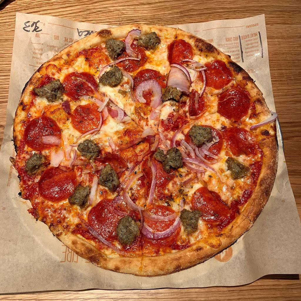 Blaze Pizza | meal takeaway | 815 W Naomi Ave Unit #C, Arcadia, CA 91007, USA | 6262685559 OR +1 626-268-5559