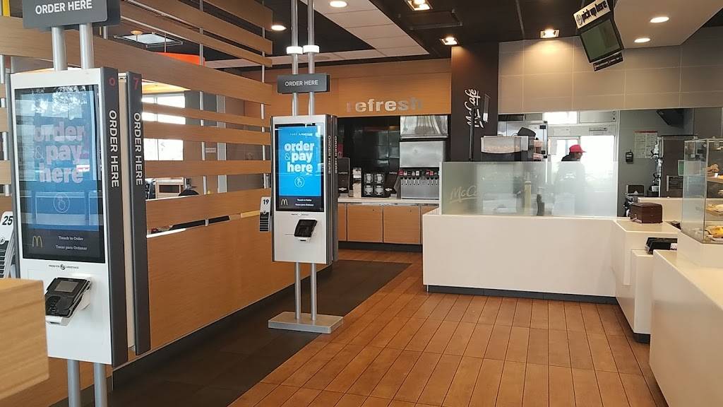 McDonalds | cafe | 2960 International Pkwy, Lake Mary, FL 32746, USA | 4074445278 OR +1 407-444-5278