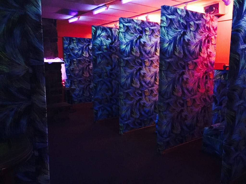 Golden Horseshoe Club | restaurant | 1335 N Mildred St, Ranson, WV 25438, USA | 3047253885 OR +1 304-725-3885