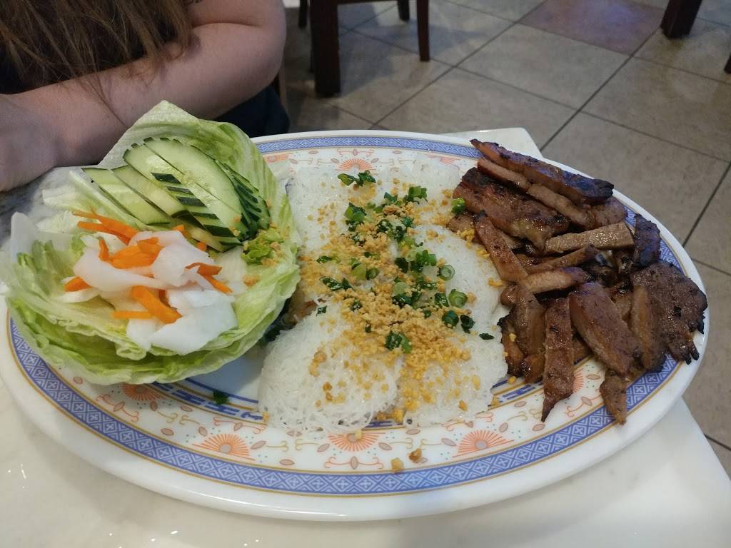 Phở Saigon | restaurant | 5100 W Colonial Dr, Orlando, FL 32808, USA | 4072537013 OR +1 407-253-7013