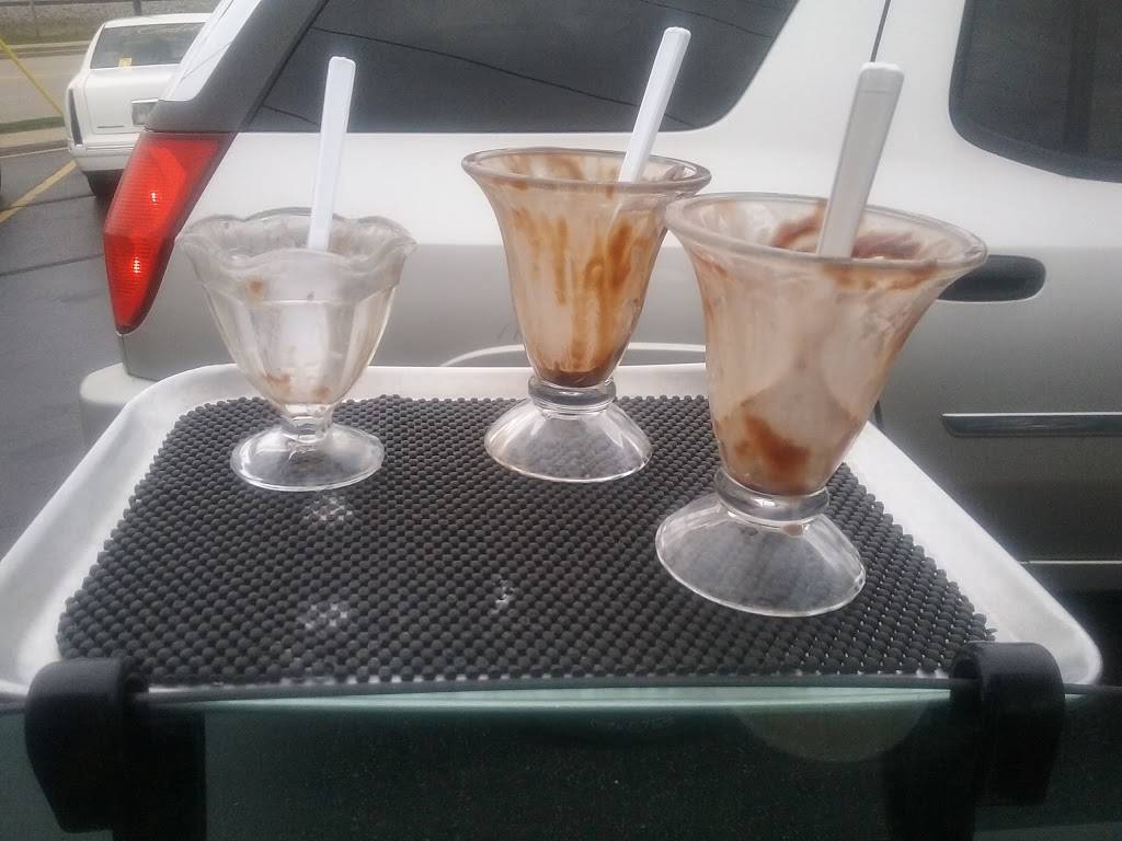 Ardy & Eds Drive In | restaurant | 2413 S Main St, Oshkosh, WI 54902, USA | 9202315455 OR +1 920-231-5455