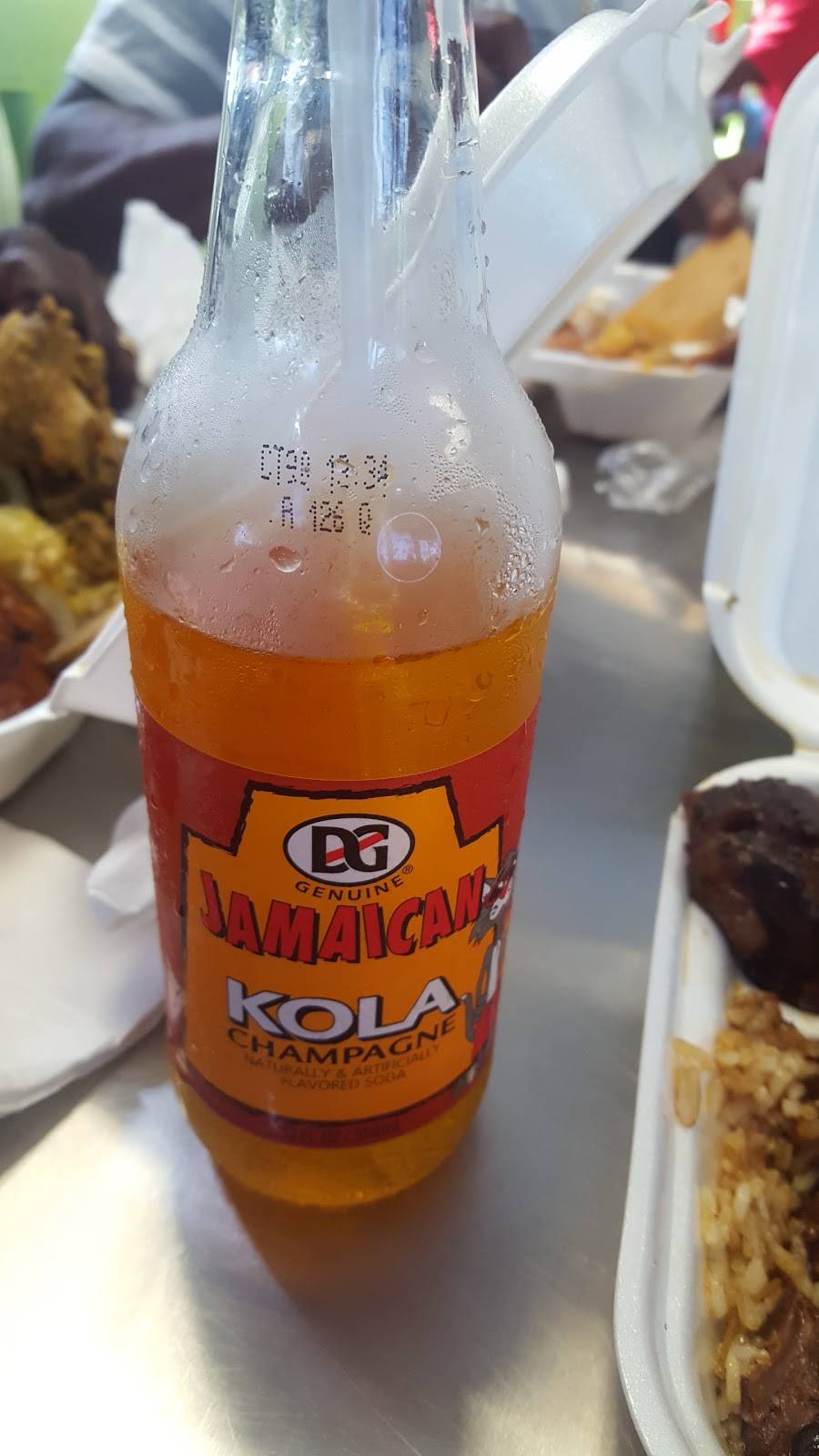 The Dutch Pot Jamaican Restaurant | restaurant | 2484 FL-7, Lauderdale Lakes, FL 33313, USA | 9545304459 OR +1 954-530-4459