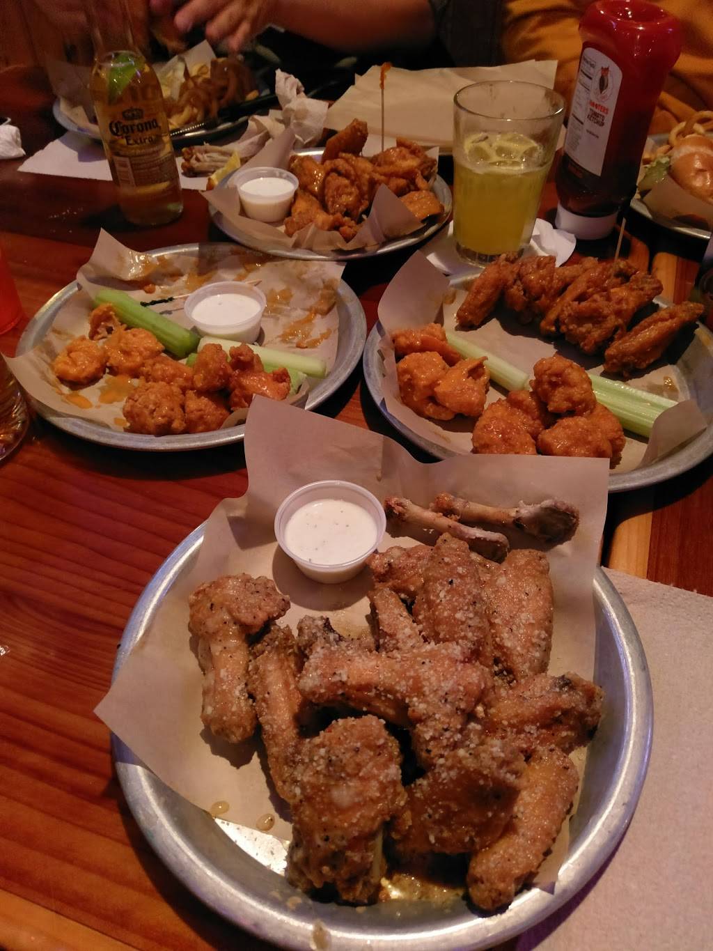 Hooters | restaurant | 14441 Brookfield Tower Dr, Chantilly, VA 20151, USA | 7033787426 OR +1 703-378-7426