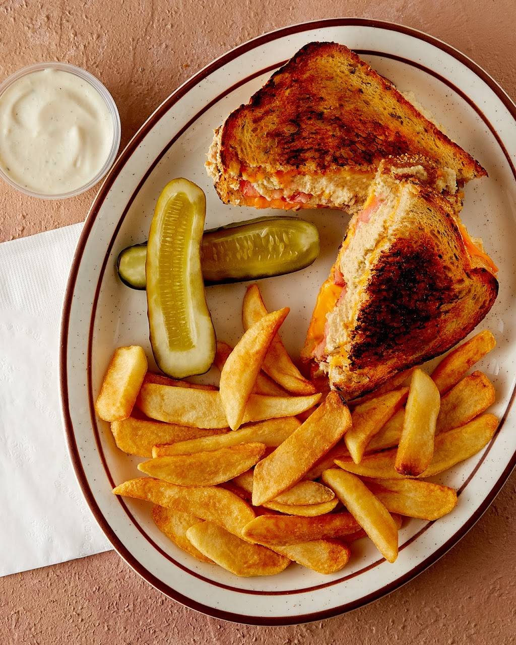 Lancers Family Restaurant | cafe | 697 N Victory Blvd, Burbank, CA 91502, USA | 8188433433 OR +1 818-843-3433