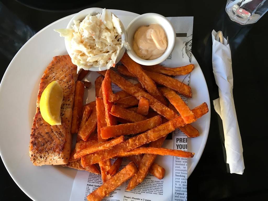 Golden Fish and Chips | restaurant | 200 Kortright Rd W, Guelph, ON N1G 4X8, Canada | 5192658833 OR +1 519-265-8833