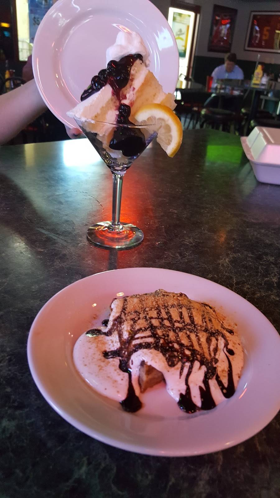 Bullys Sports Bar & Grill | restaurant | 2898 Vista Blvd, Sparks, NV 89434, USA | 7753581800 OR +1 775-358-1800