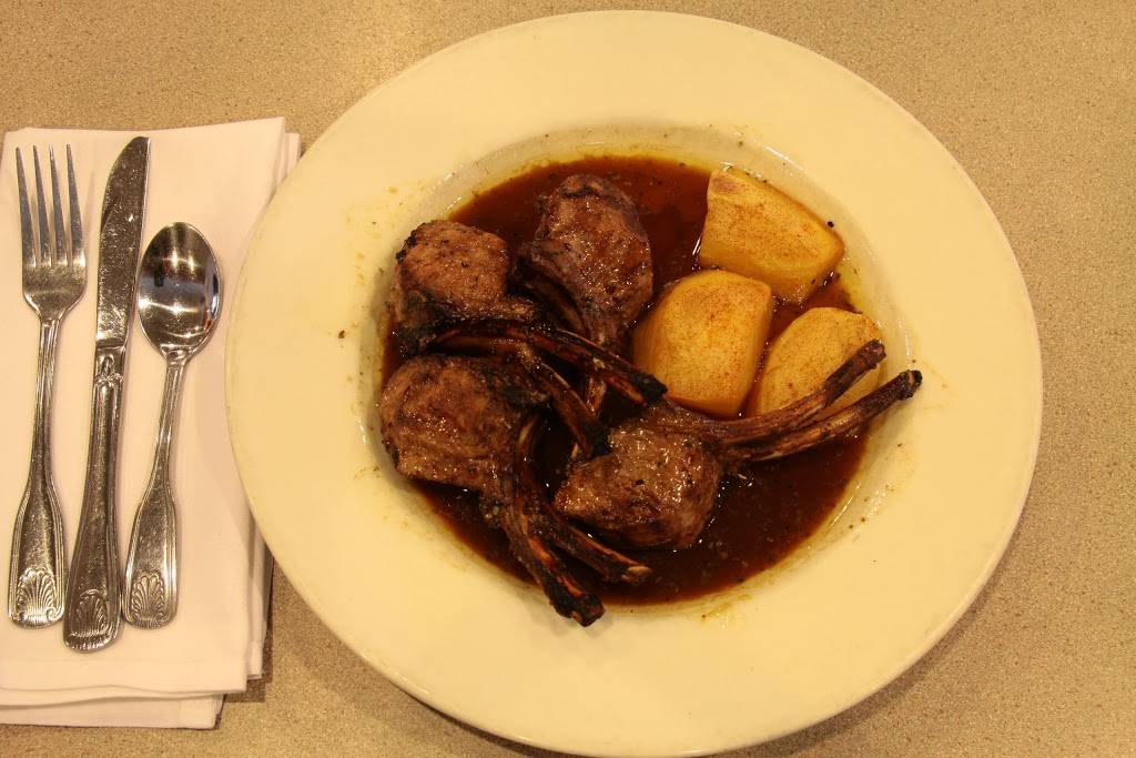 Quincys Restaurant | bakery | 1112 E Ogden Ave, Naperville, IL 60563, USA | 6303698035 OR +1 630-369-8035