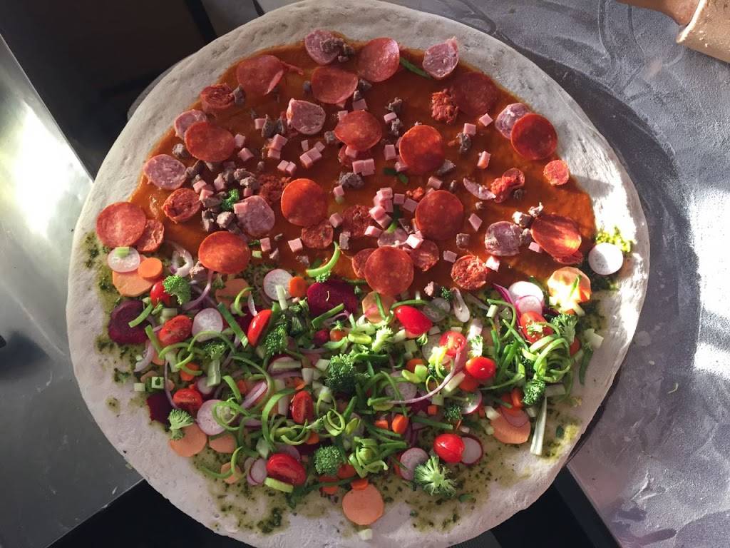 Bizzo Pizzo | restaurant | Av Del Pacifico 1363, Playas, Jardines Playas de Tijuana, Tijuana, B.C., Mexico | 016644381405 OR +52 664 438 1405