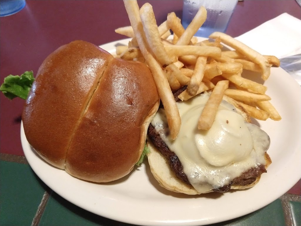 Kim’s Family Restaurant | restaurant | 302 B St, Glendo, WY 82213, USA | 3077354616 OR +1 307-735-4616