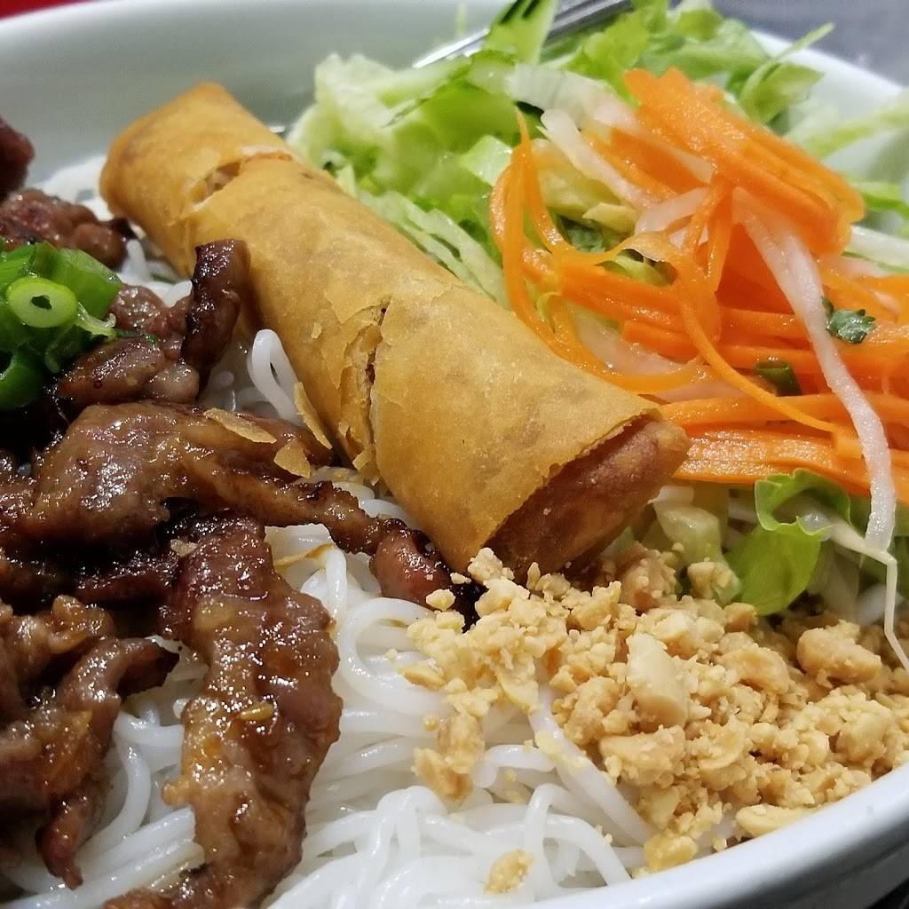 King Pho 2 | restaurant | 5659 N Lincoln Ave, Chicago, IL 60659, USA | 7736459369 OR +1 773-645-9369