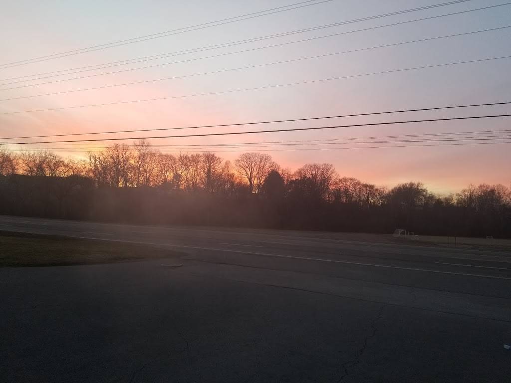 Porkys Pit BBQ | restaurant | 402 McMinnville Hwy, Manchester, TN 37355, USA | 9317289648 OR +1 931-728-9648