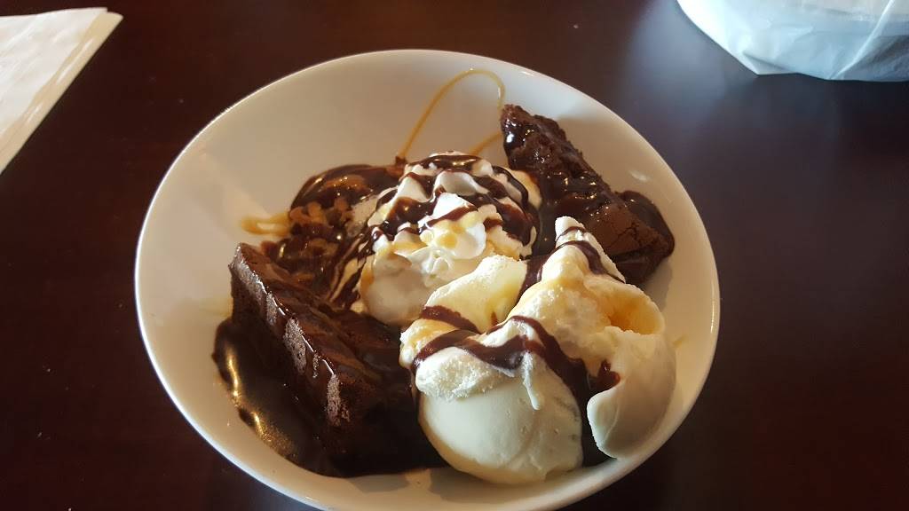 Elis Branford | restaurant | 624 W Main St, Branford, CT 06405, USA | 2034882700 OR +1 203-488-2700