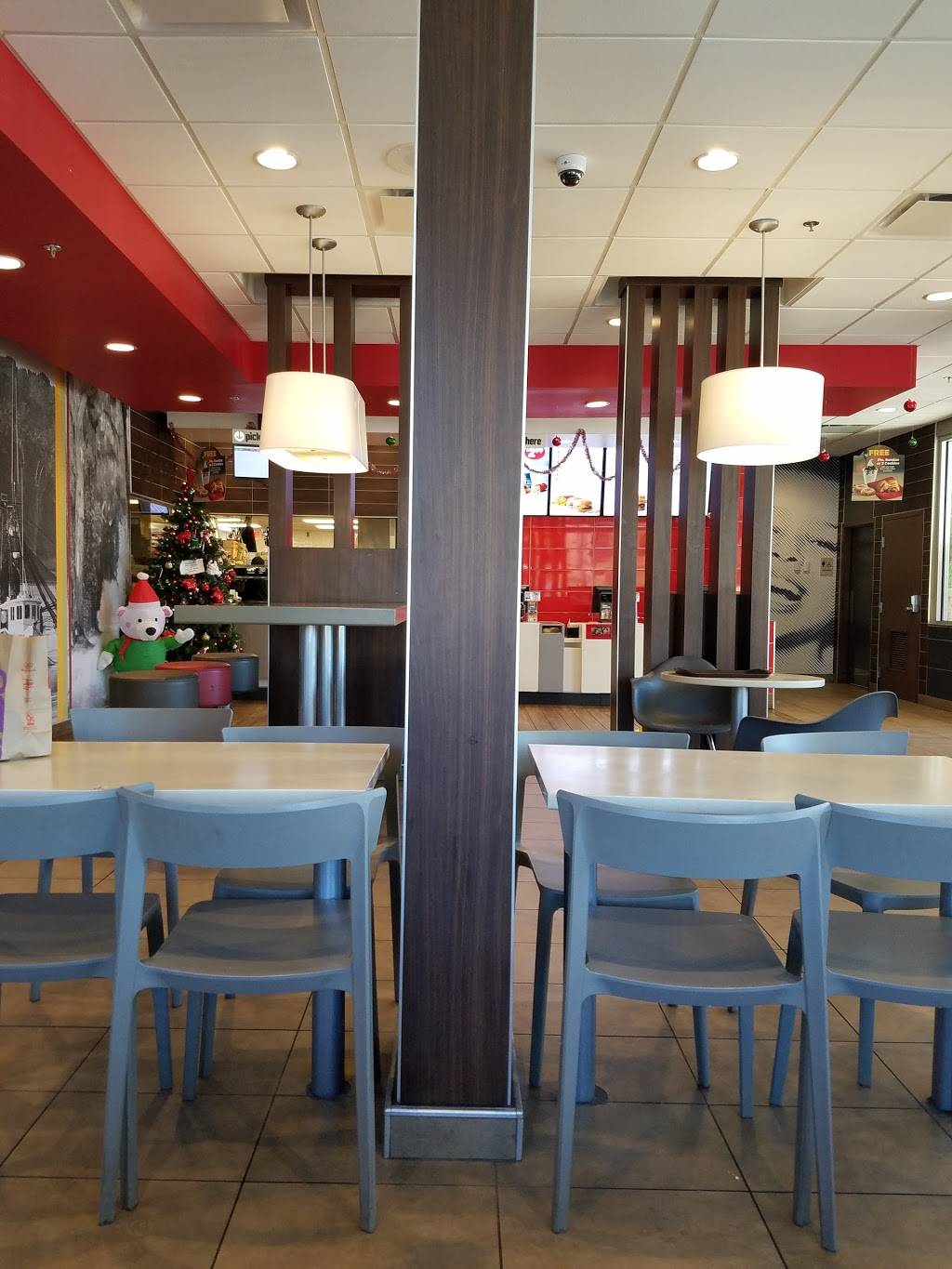 McDonalds | cafe | 1941 E Montgomery Cross Rd, Savannah, GA 31406, USA | 9124010734 OR +1 912-401-0734